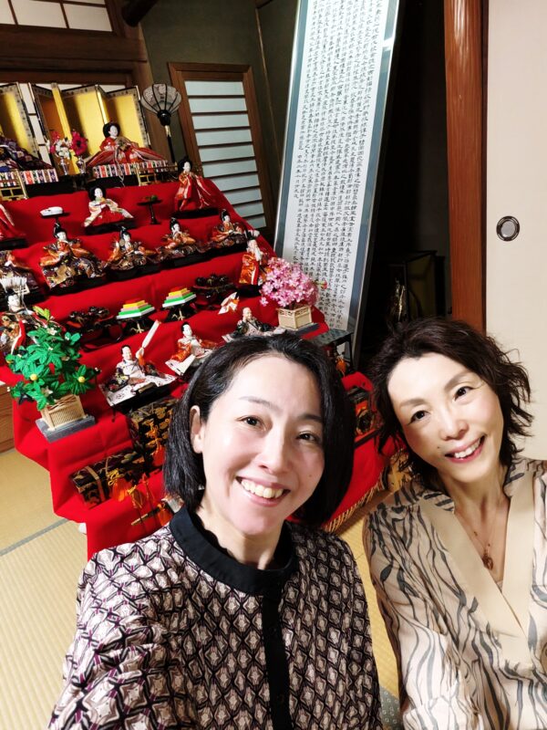 和のご縁をいただいたカウンセラー仲間とルームのお雛様