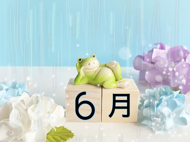 ６月のアジサイとカエル